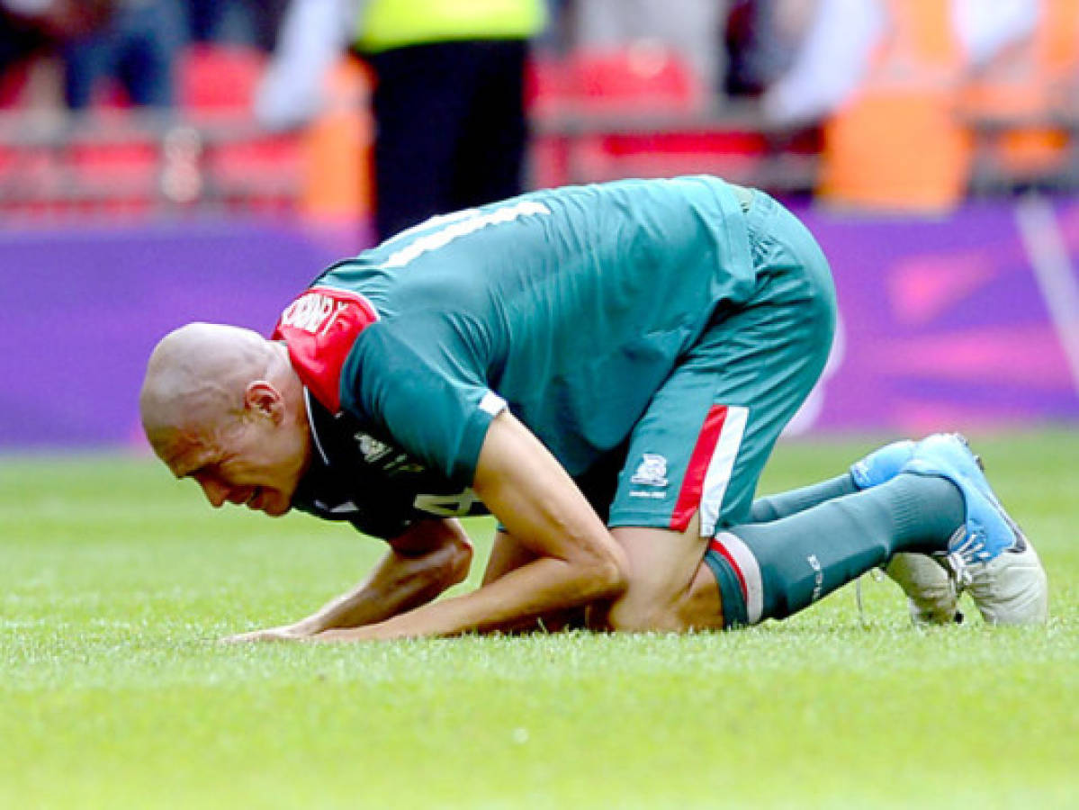 México gana oro olímpico en fútbol masculino al vencer a Brasil 2-1