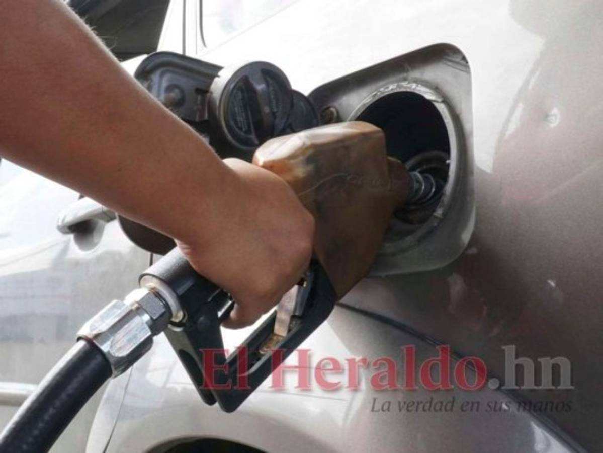 Los combustibles suben este lunes entre 80 centavos y L 1.50 por galón