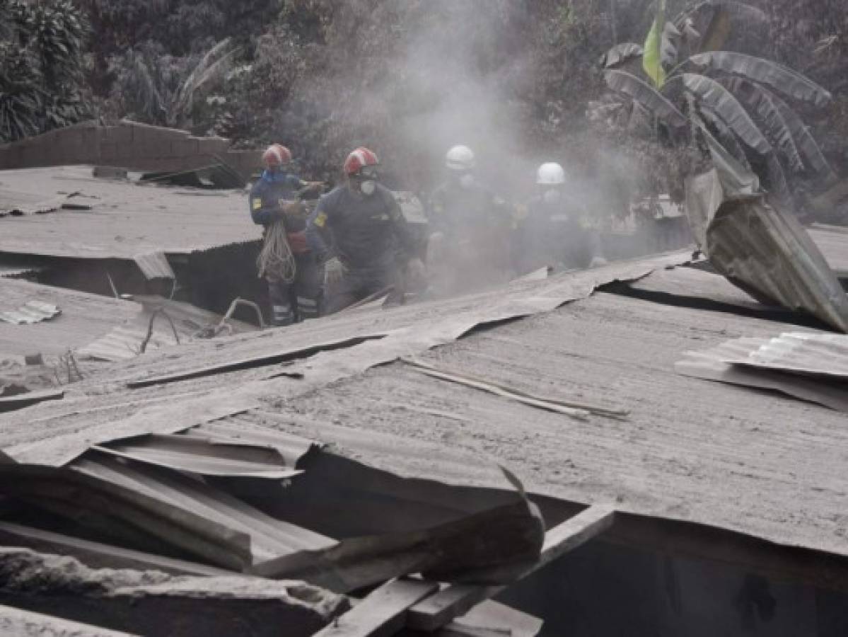 A 72 asciende cifra de muertos tras erupción del volcán de Fuego en Guatemala