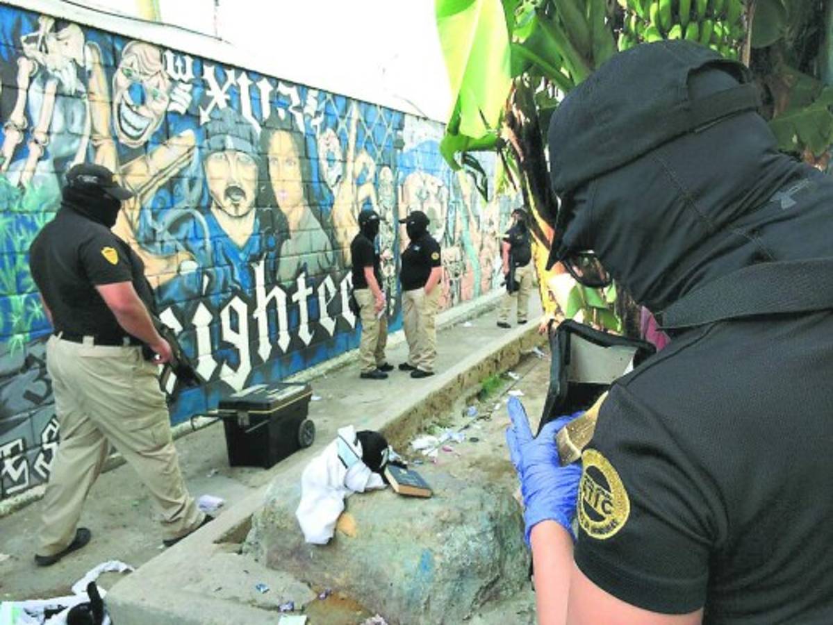 En tres videos y 18 libros buscan identidad de cómplices de la fuga de Támara