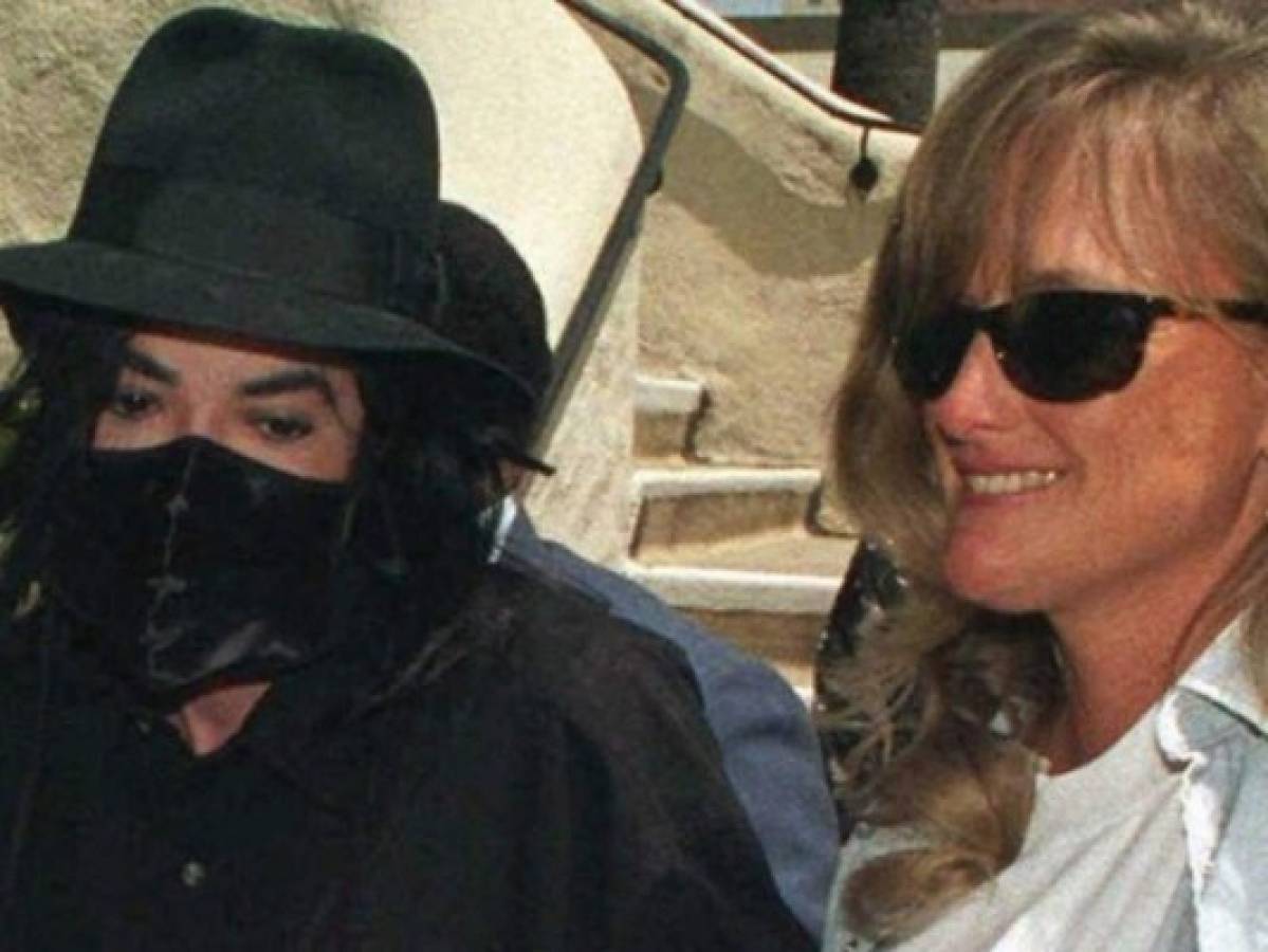 Exesposa de Michael Jackson asegura que hijos del cantante son de un donante de esperma