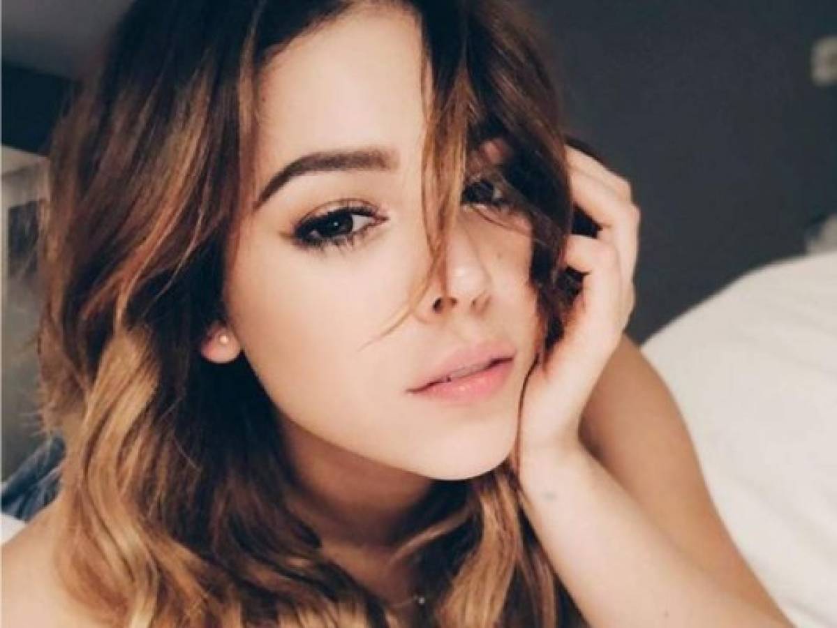 Danna Paola posa sexy en una bañera y su foto genera suspiros