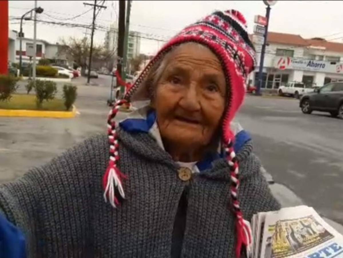 El ánimo con el que hace su trabajo, ha sorprendido a miles de personas en el mundo.