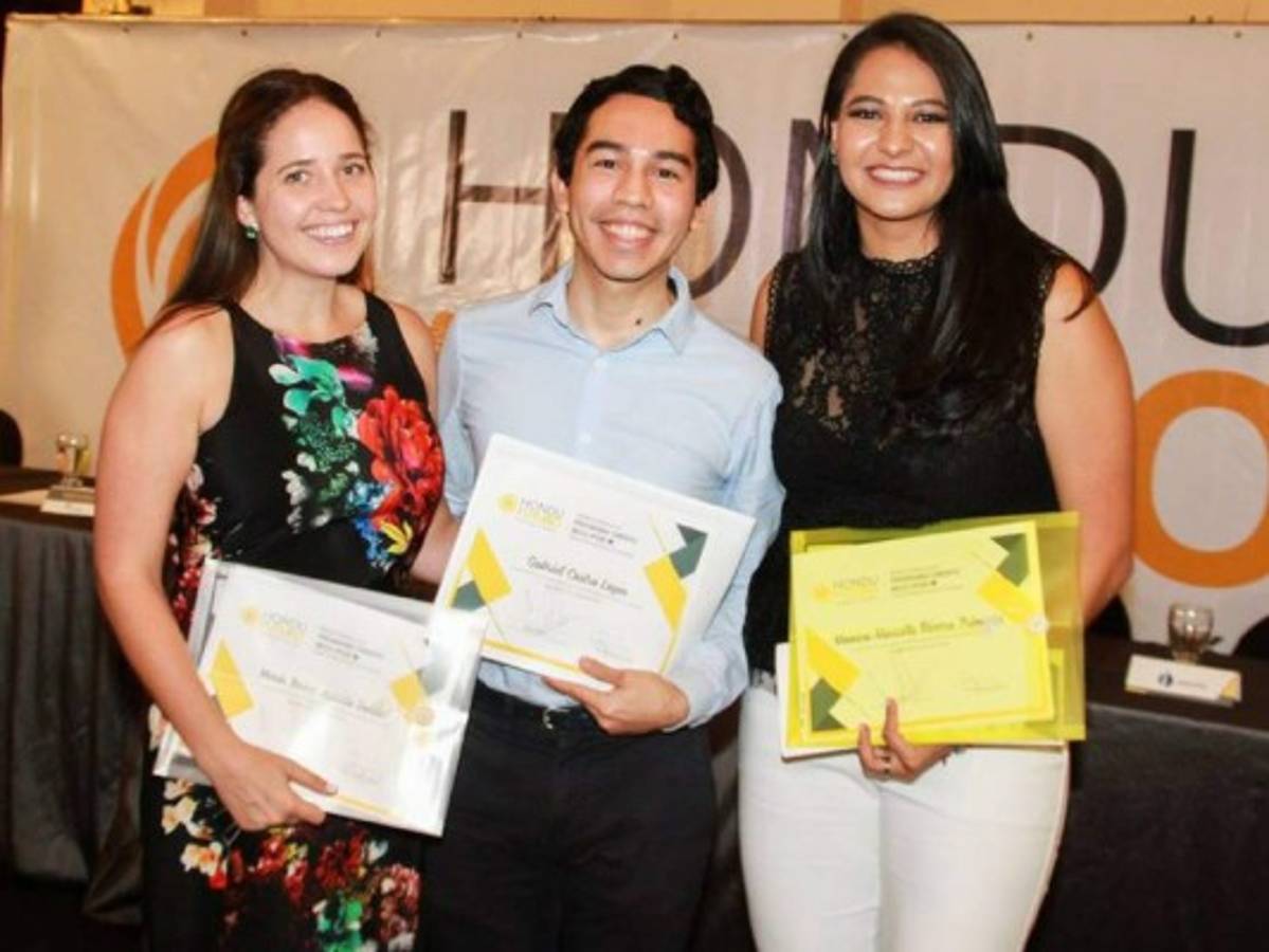 Becas HonduFuturo: El desarrollo de nuestro país requiere del esfuerzo de jóvenes preparados     