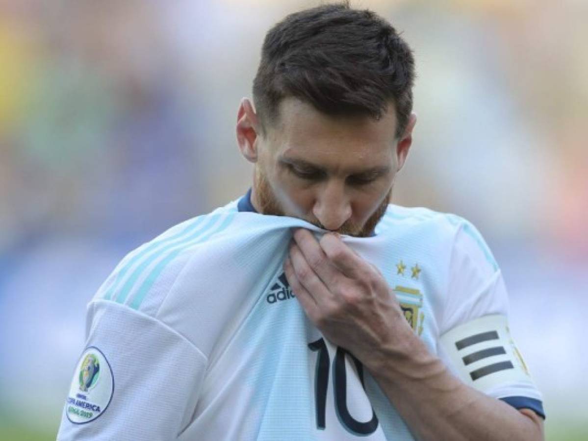 VIDEO: Leo Messi sorprende al cantar el himno de Argentina ante Venezuela en Copa América