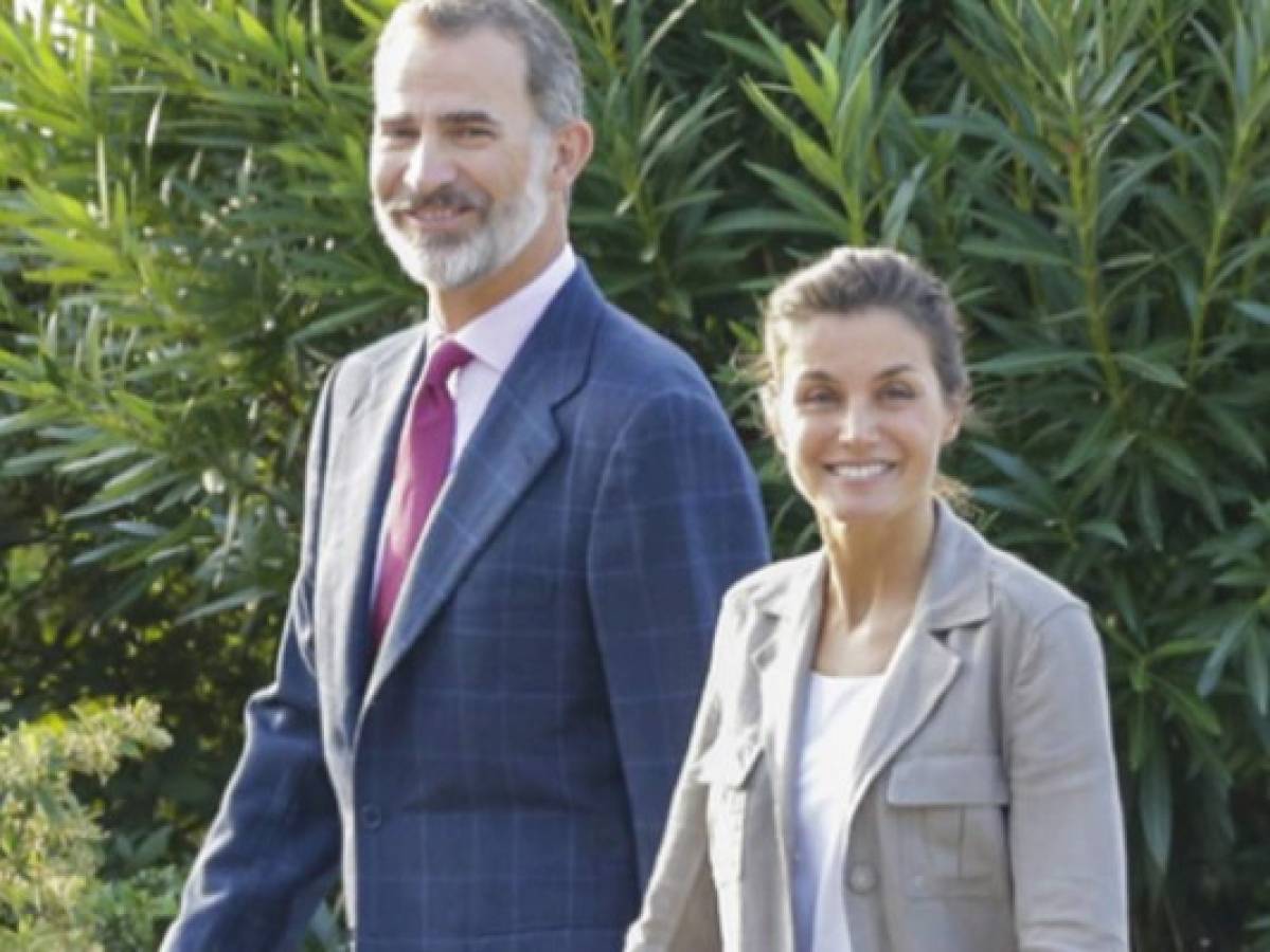 Comparan a la reina Letizia de España con el expadrastro de Kim Kardashian