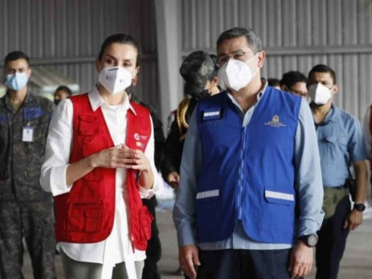 Reina Letizia entrega 120 toneladas de ayuda humanitaria a Honduras