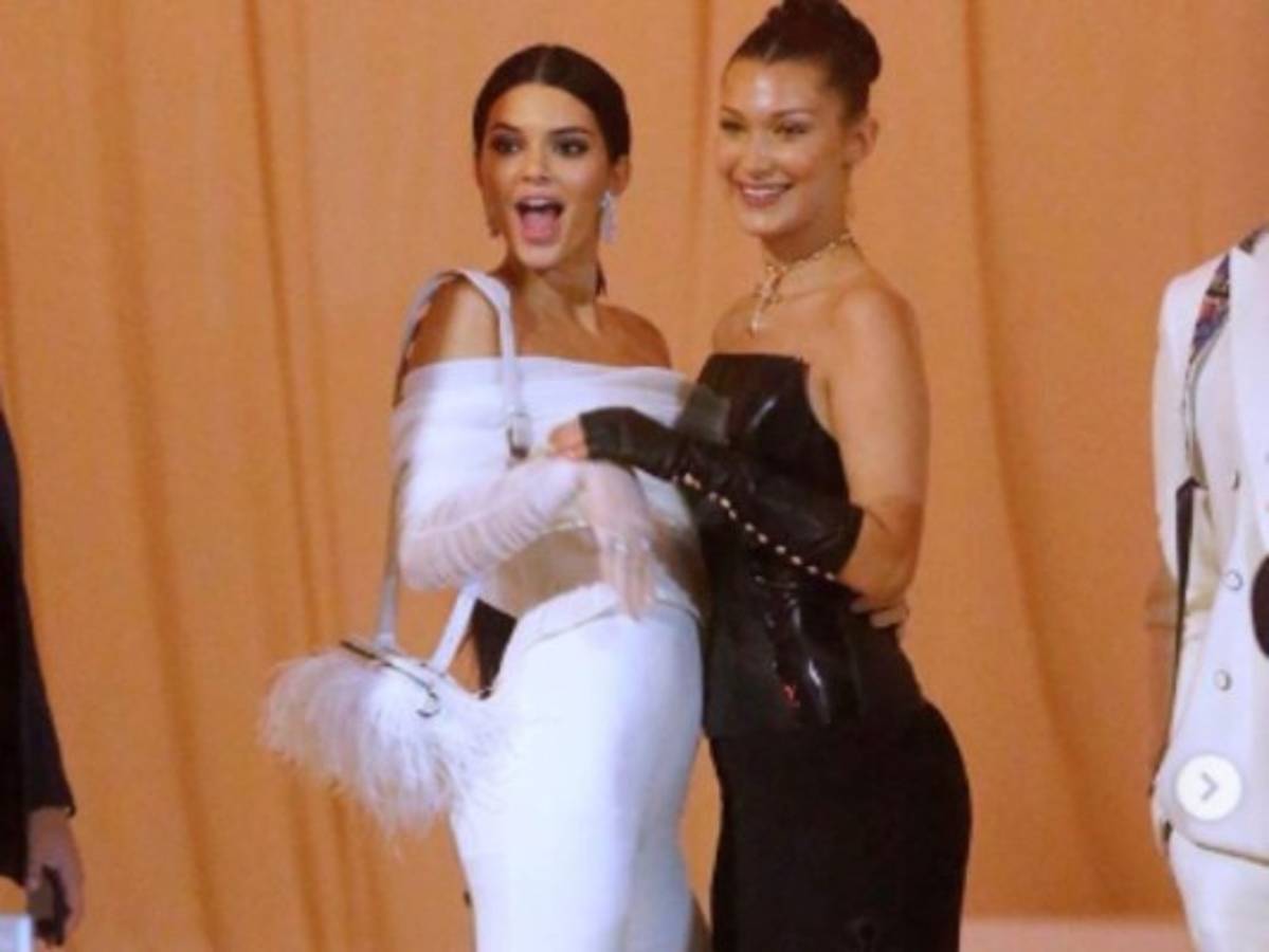 Viral: El divertido beso en la boca entre Kendall Jenner y Bella Hadid