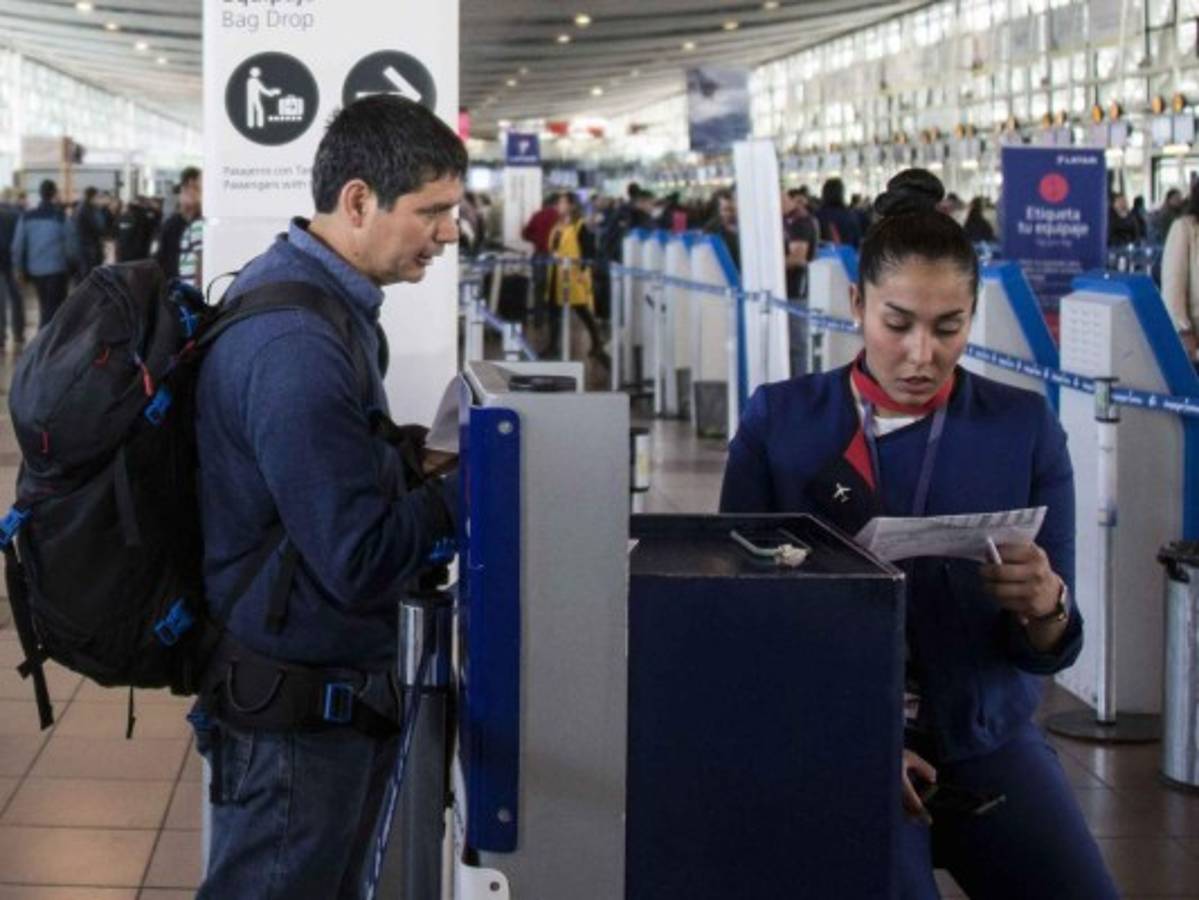 Visa especial a venezolanos y trabas a haitianos levantan polémica en Chile  