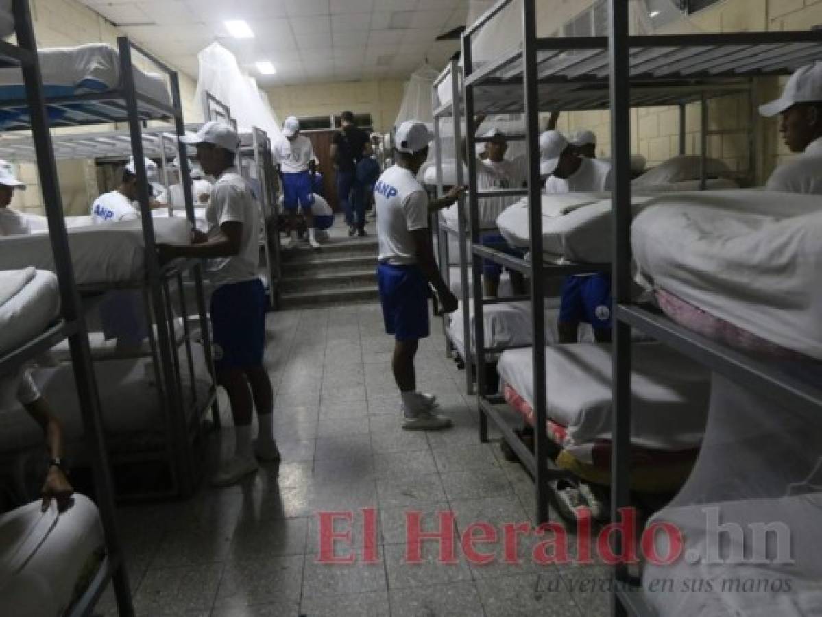 Rigor y disciplina en nuevos agentes penitenciarios en Honduras