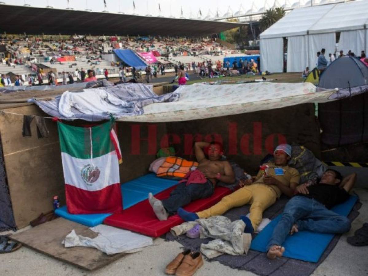 Migrantes piensan si quedarse en México o seguir hacia Estados Unidos
