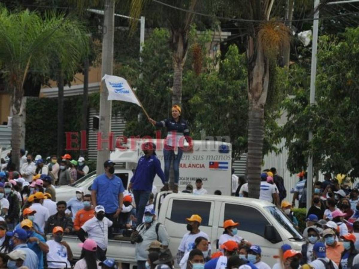 En imágenes: Nacionalistas dicen 'no al aborto' en concurrida movilización