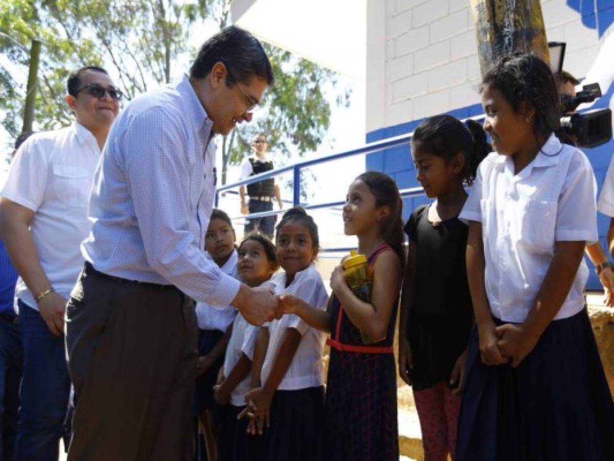El presidente Juan Orlando Hernández inaugura las matrículas de año escolar