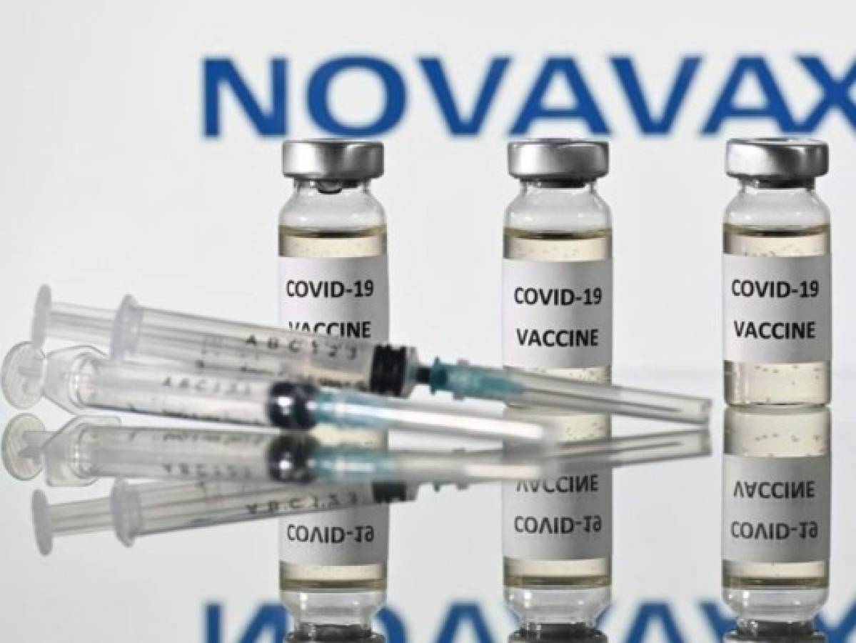 Novavax dice que su vacuna anticovid es efectiva en más de 90%, incluso contra variantes