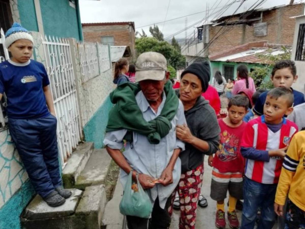 Sin hogar queda una familia completa tras voraz incendio en colonia las Brisas de Olancho