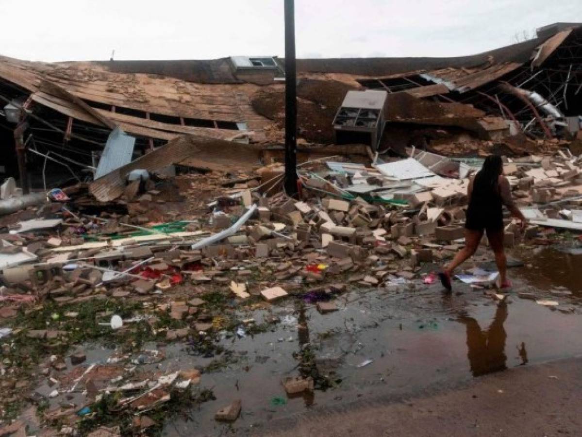 Videos impactantes del potente paso del huracán Laura por Luisiana