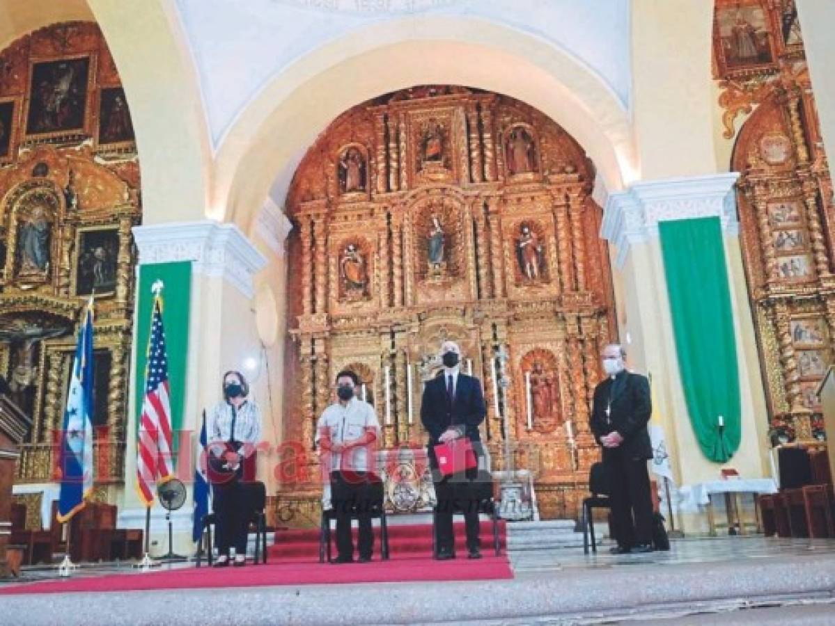 Restauran retablo del Santísimo de la Iglesia Catedral de Comayagua