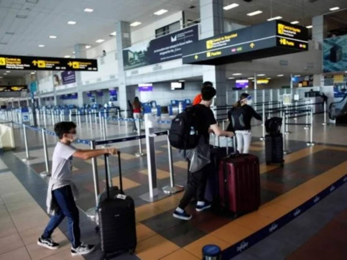 Panamá suspende ingreso de personas desde Sudamérica por variante de covid