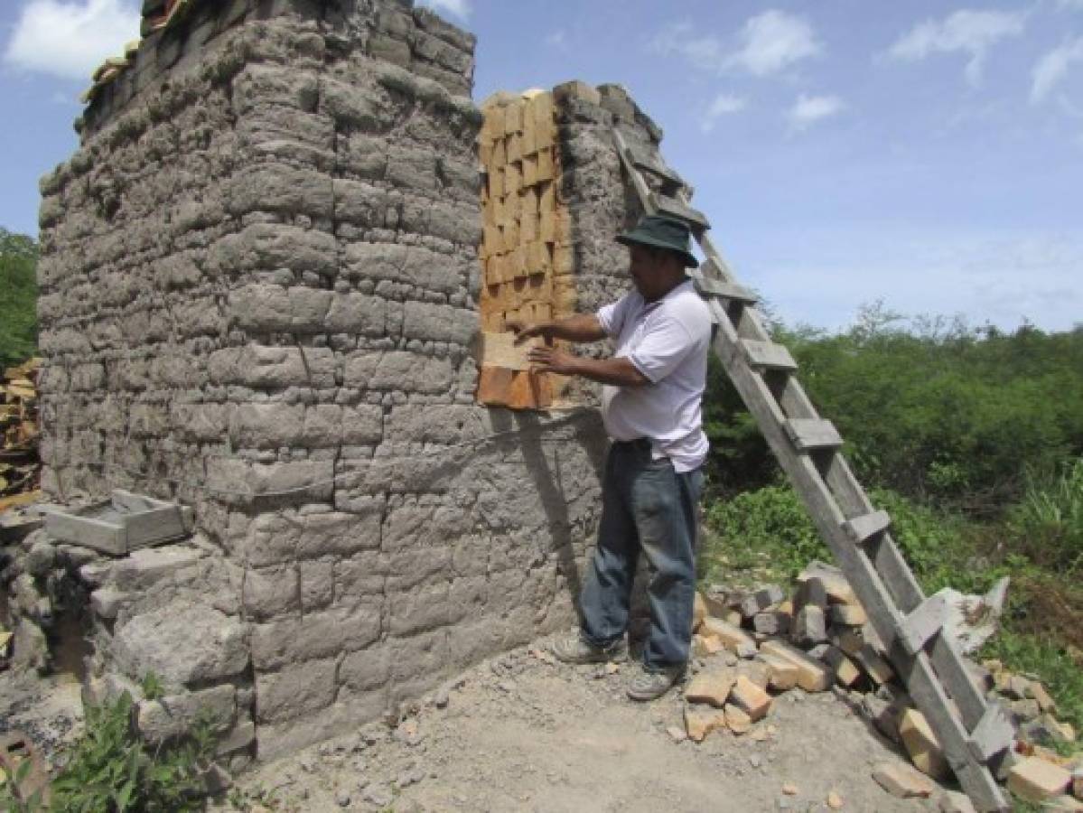 Desde Morocelí salen ladrillos y tejas para Nicaragua y Costa Rica