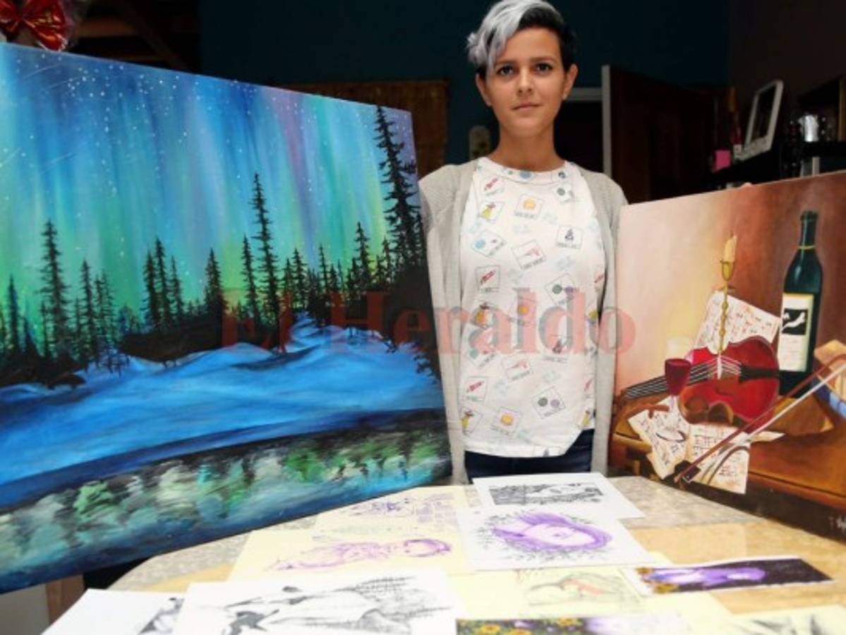 Marcelle Flores crea sus obras en óleo, actrílico y tinta.