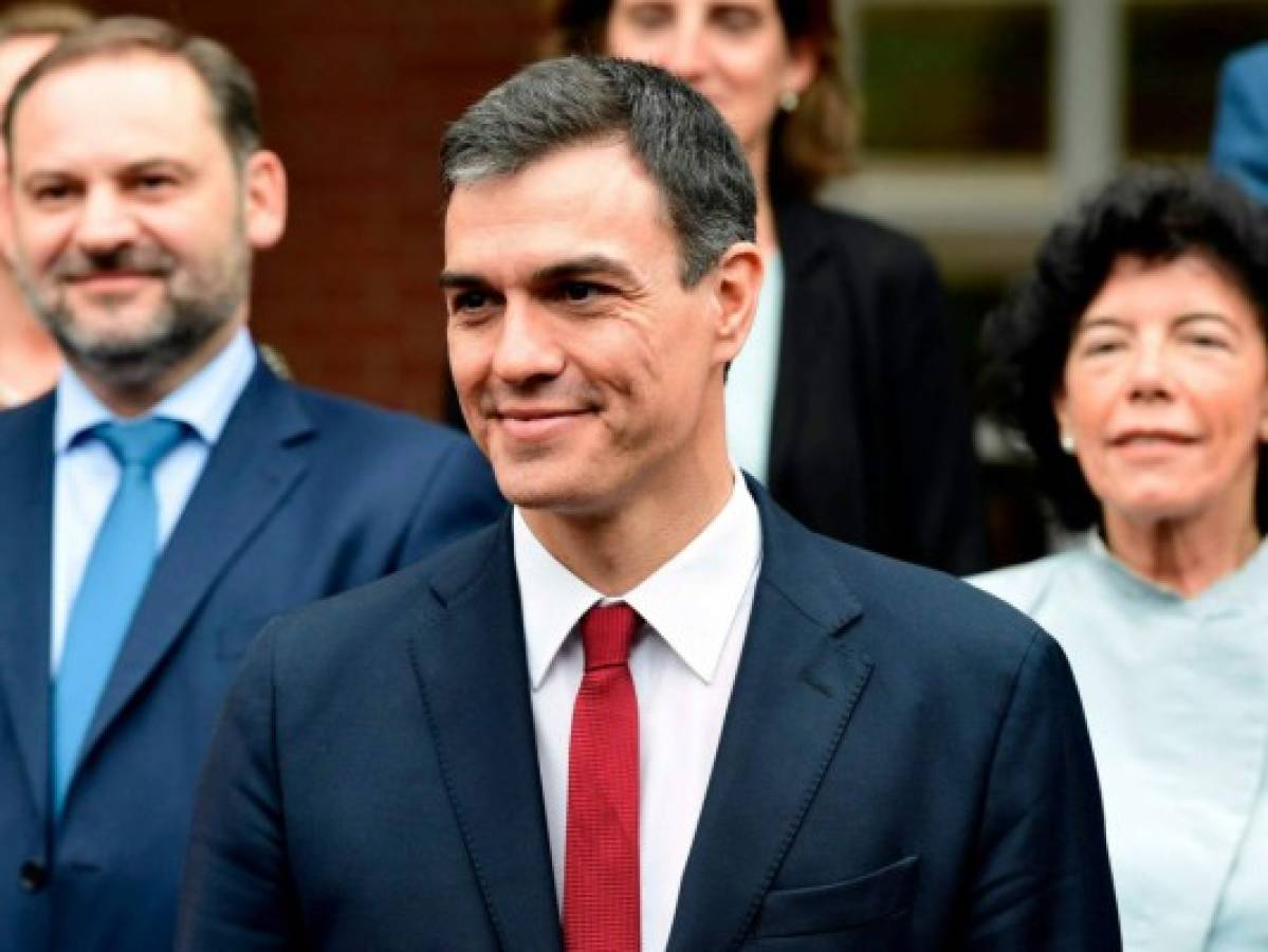 Pedro Sánchez levanta intervención financiera a Cataluña pero descarta discutir un referéndum  