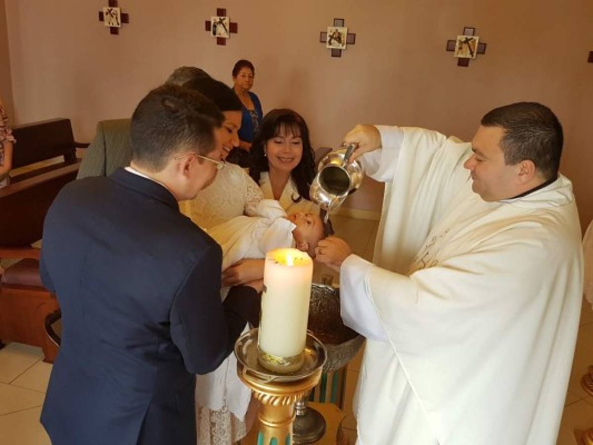 En íntima ceremonia Leonardo se incorpora a la familia de Cristo