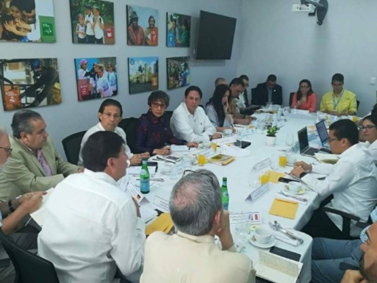 Mauricio Oliva integra tres comisiones para el prediálogo en el Congreso Nacional