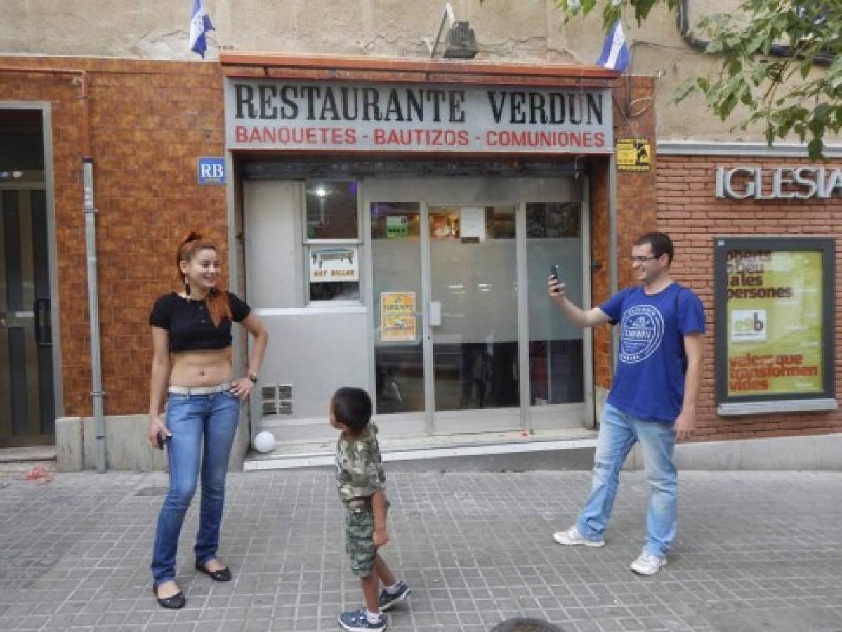 Los hondureños en Vía Julia comparten vecindario con españoles de origen humilde y otras colonias de migrantes.