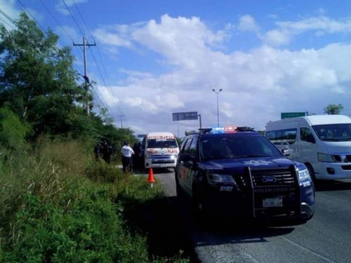 Ladrón asalta camioneta en Cancún, se lleva una rehén 