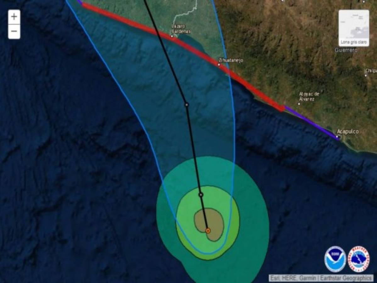Huracán Rick continúa su trayectoria en el Pacífico hacia costas mexicanas