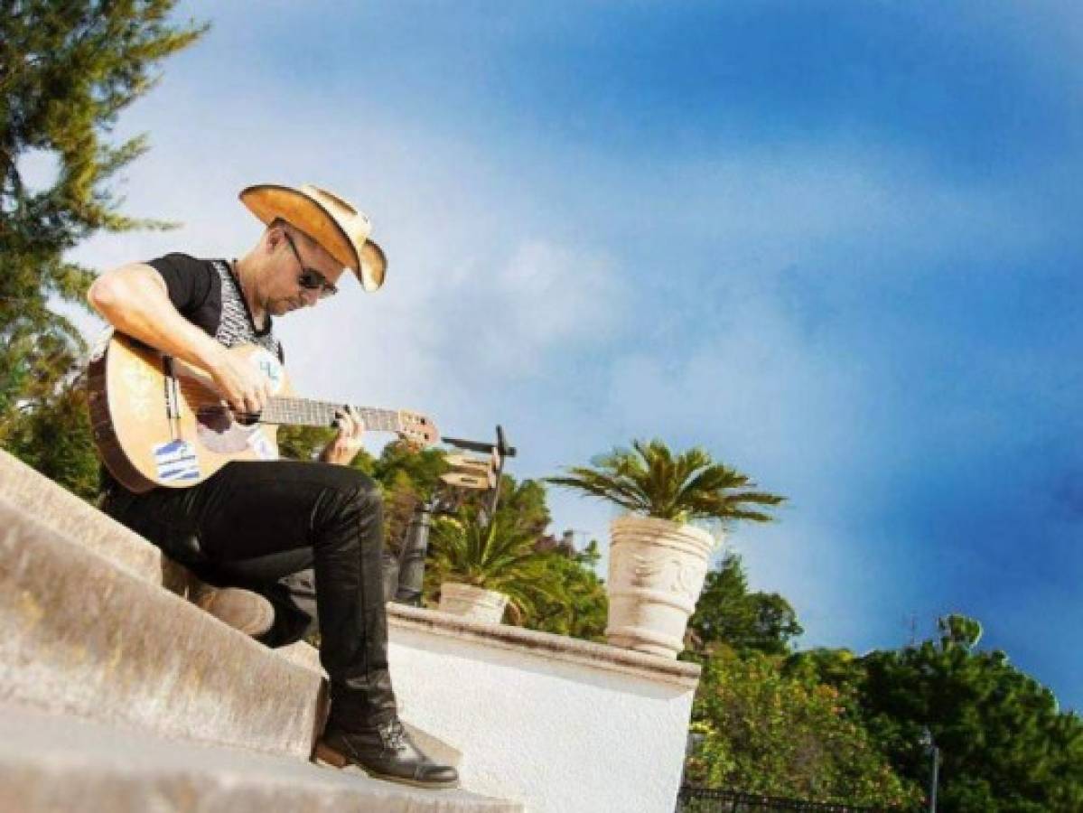 El cantante hondureño Polache estrena su canción 'El que se compromete'