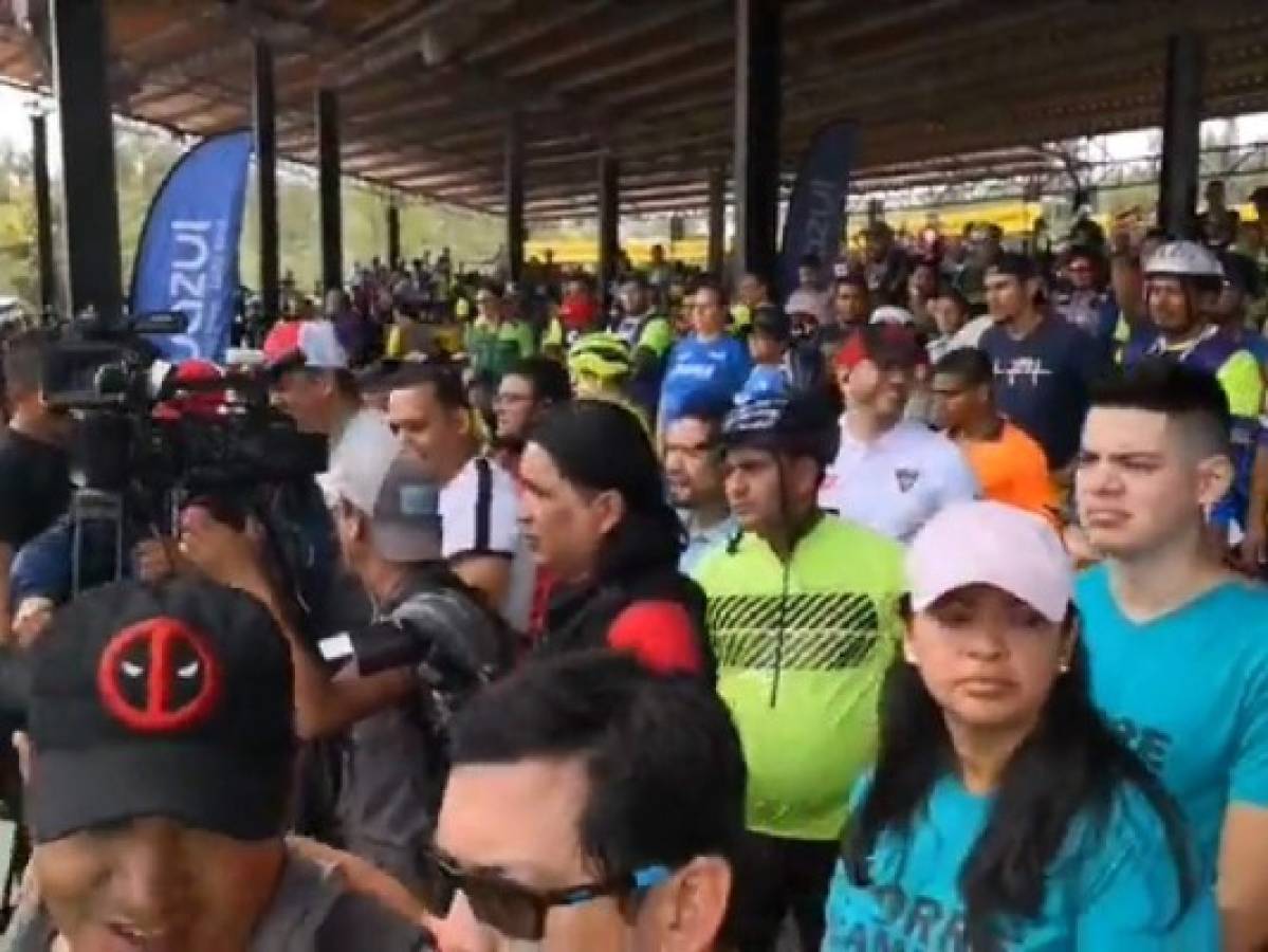 Ambiente de fiesta en la premiación de la Séptima Vuelta Ciclística de EL HERALDO