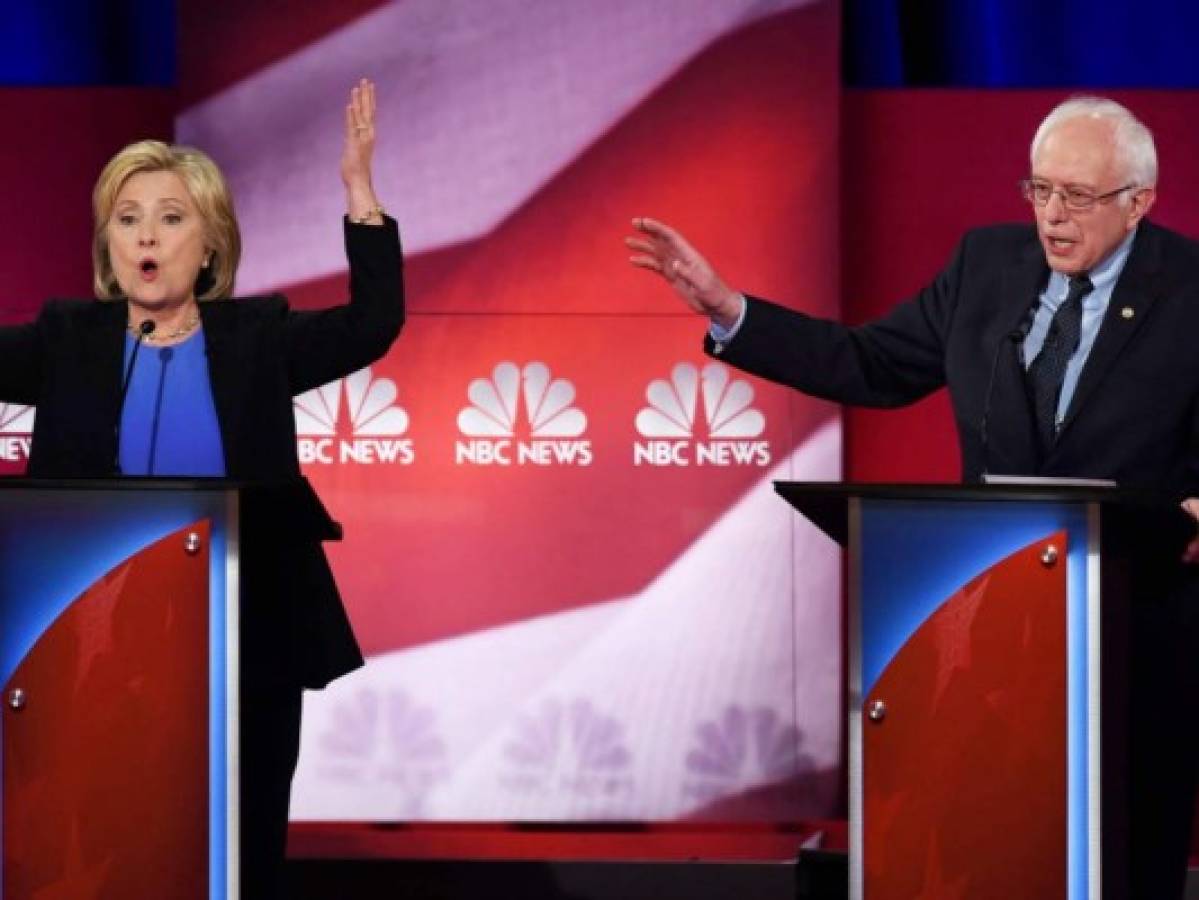 EEUU: Clinton y Sanders debaten tras dividir votos en primarias