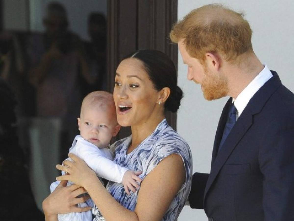 Meghan Markle llega a acuerdo con agencia que tomó fotos de Archie