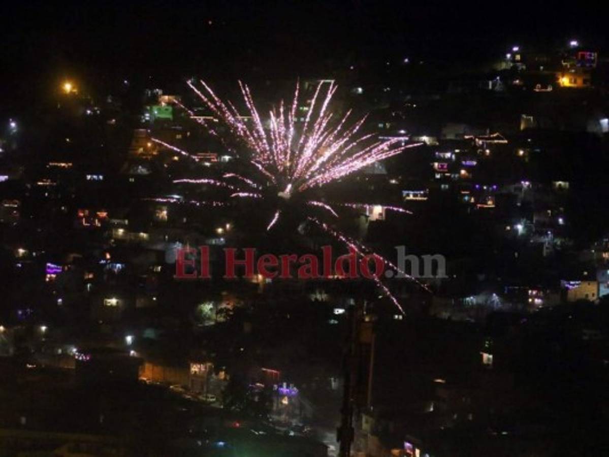 Cane da la bienvenida al nuevo año con un espectacular carvanal