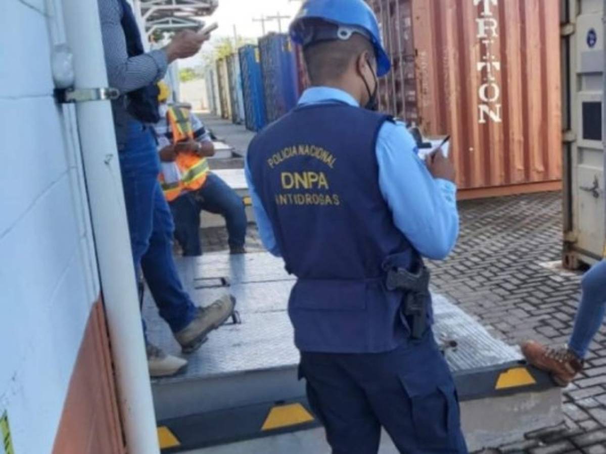 Decomisan 244 toneladas de sustancia química para hacer cocaína en SPS