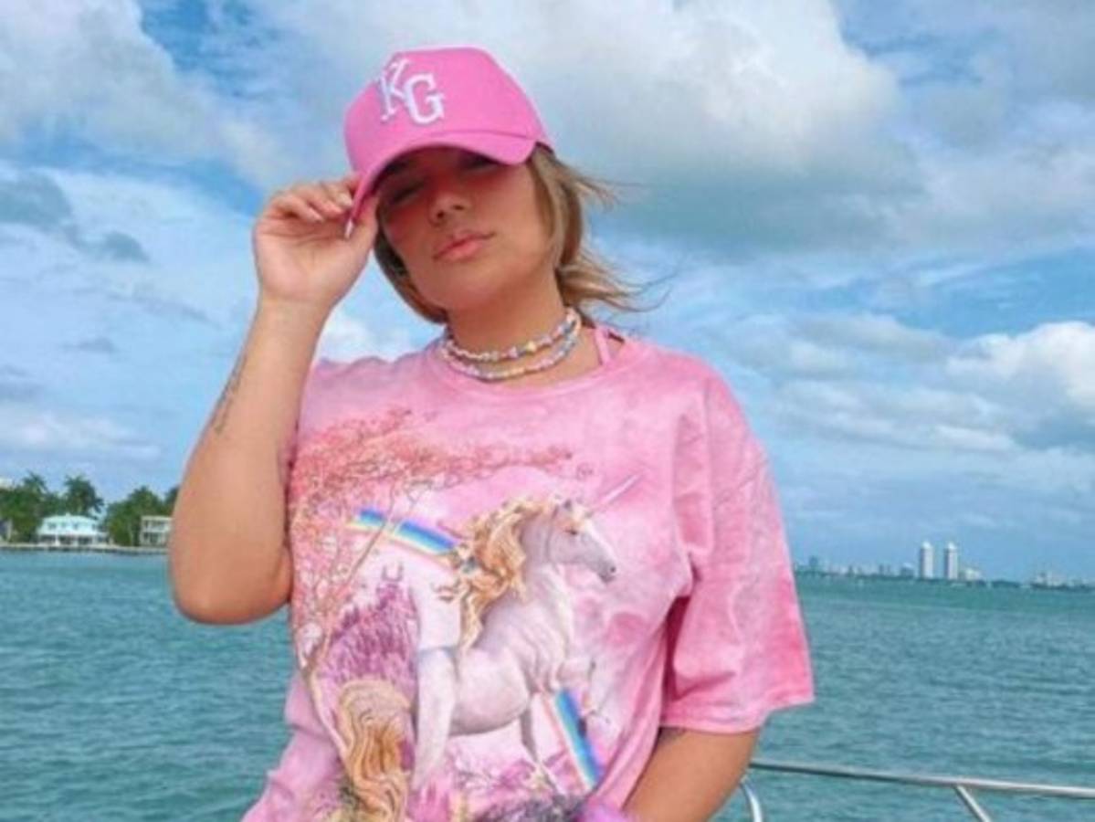 'Se está sintiendo bastante mal': Karol G, infectada de covid-19