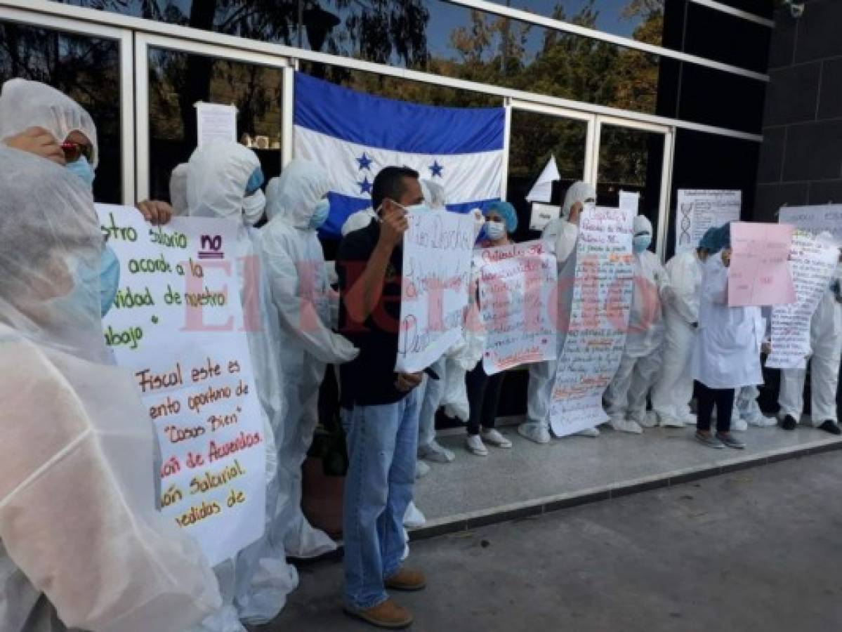 Empleados de Medicina Forense nuevamente realizan protestas en la capital de Honduras