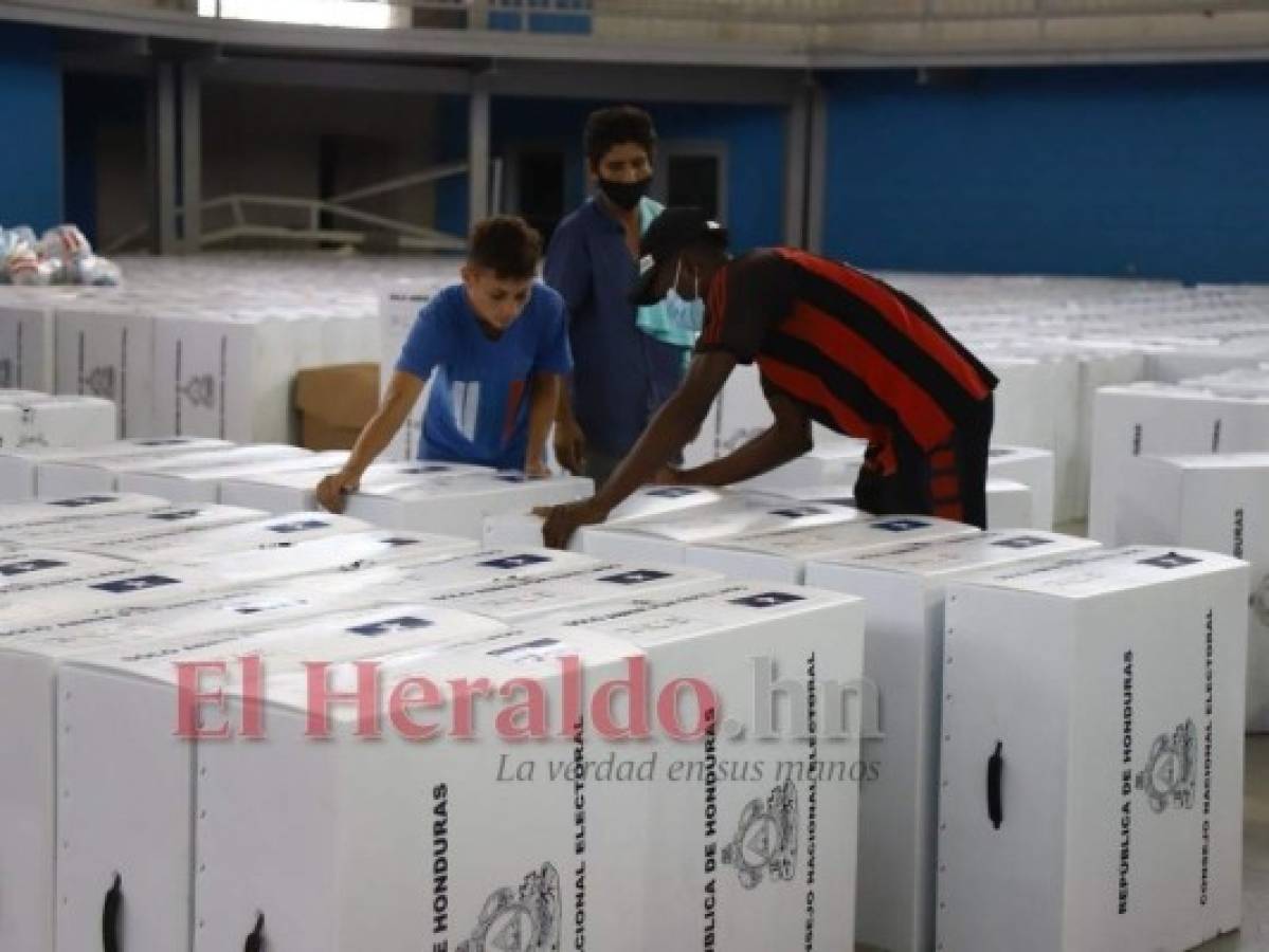 Cortés recibe 3,345 maletas electorales para las primarias