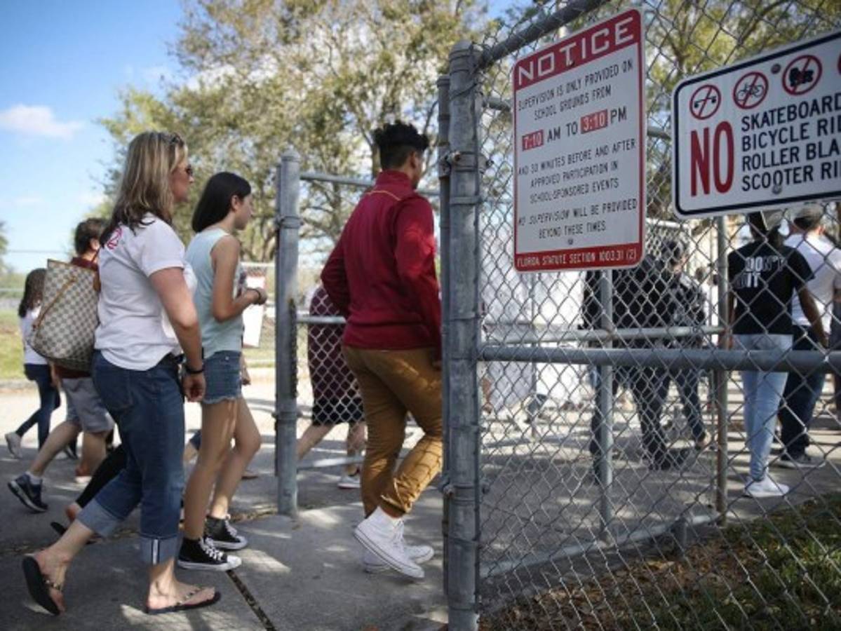 El desafío emocional de volver a clases tras el tiroteo en escuela secundaria de Parkland