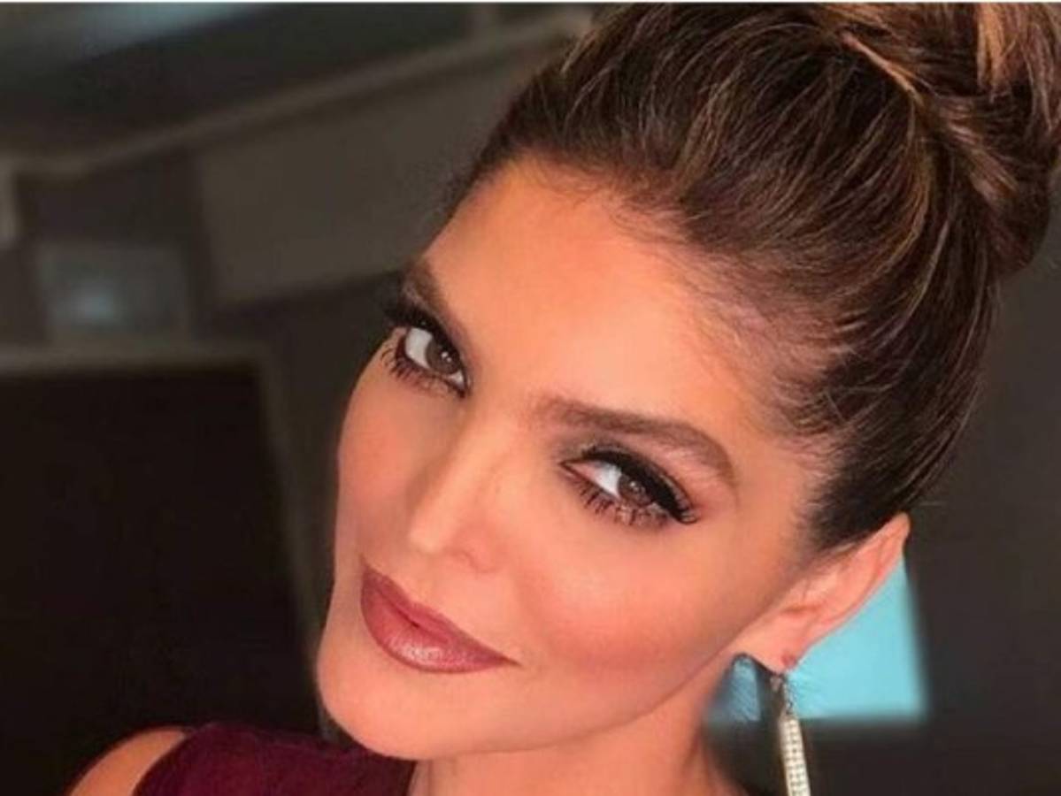 Critican voluptuoso aspecto de las pompis de Ana Bárbara ¿Aumentó su tamaño?