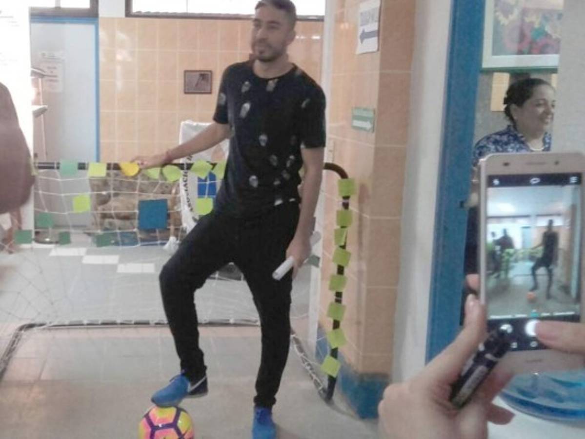 Santiago Vergara viajó a España para continuar con su tratamiento