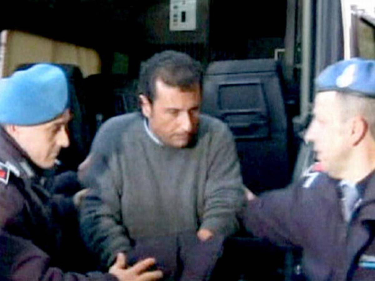 Detienen a comandante del crucero hundido en Italia