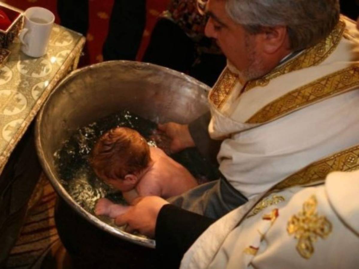 Indignación por muerte de un bebé tras ser bautizado