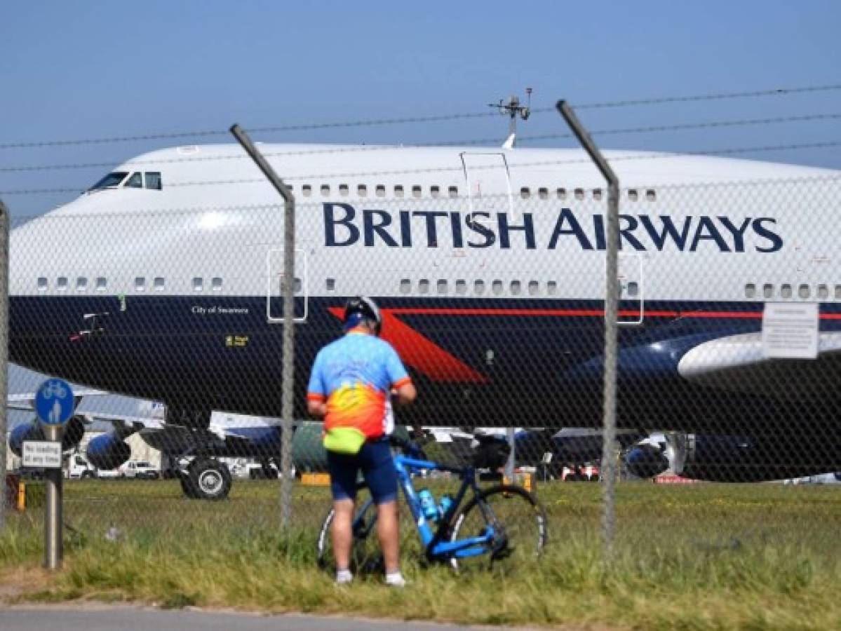 Países de Latinoamérica reiniciarían sus operaciones aéreas este mes