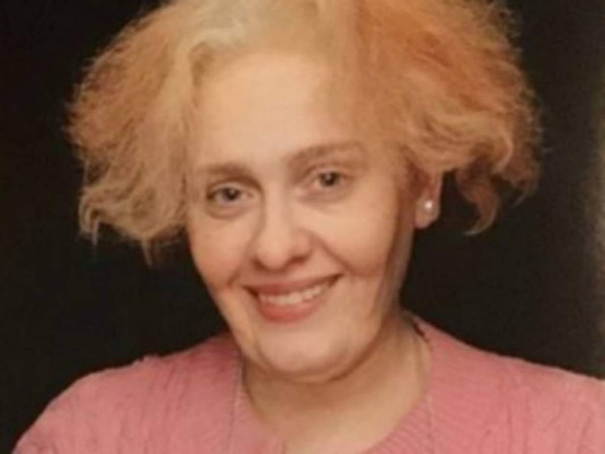 La cantante Adele festeja su cumpleaños 29 con canas y arrugas