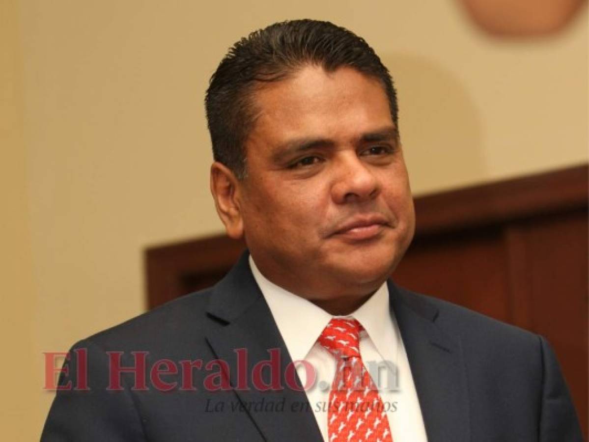 Alden Rivera renuncia a la Embajada de Honduras en México  