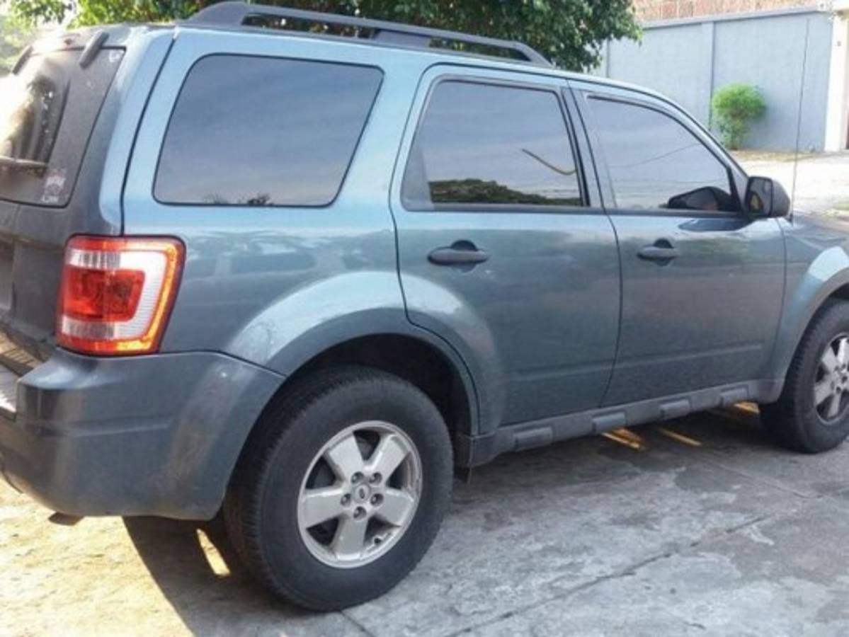 Caen tres pandilleras de la 18 con arsenal y miles de lempiras