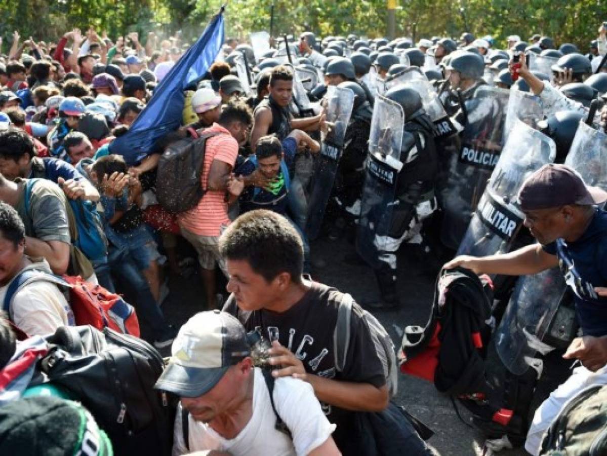 Fuerzas mexicanas detienen a 800 migrantes de la caravana 2020