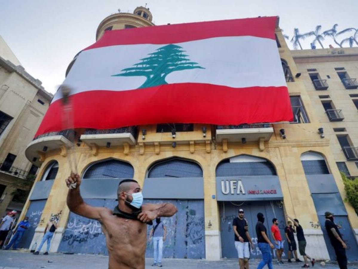 Renuncia ministra libanesa tras devastadora explosión en Beirut